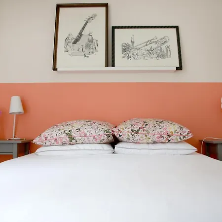 Rejaillir Сент-Ур